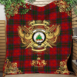 Scottish Grant (Vestiarium Scoticum) Clan Tartan Quilt - Military Logo Style Scottish Plaid Tartan Plaid