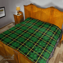 Scottish Wallace Hunting - Green Clan Tartan Quilt - Classic Scottish Plaid Tartan Plaid