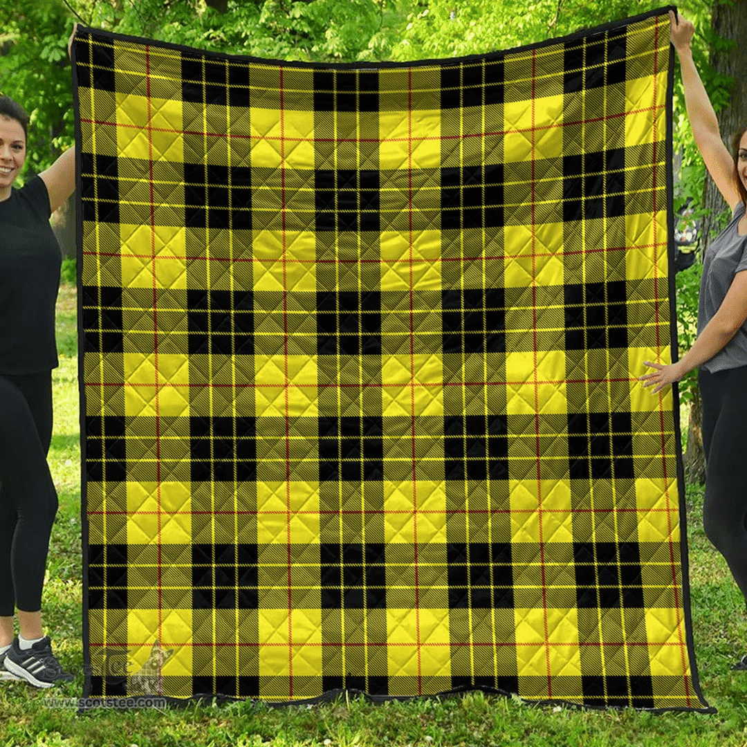 Scottish MacLeod of Lewis Modern Clan Tartan Quilt - Classic Scottish Plaid Tartan Plaid