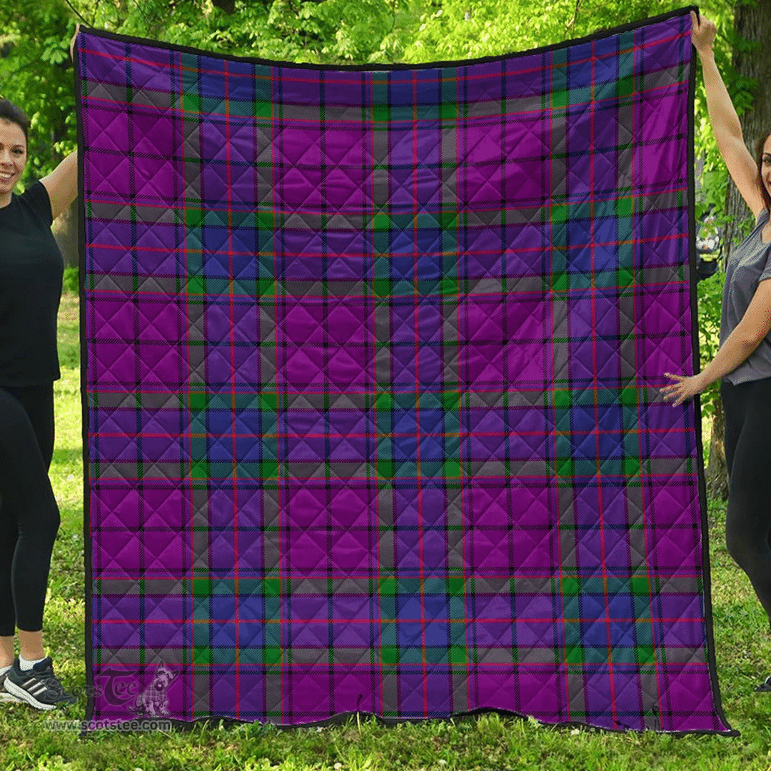 Scottish Wardlaw Modern Clan Tartan Quilt - Classic Scottish Plaid Tartan Plaid