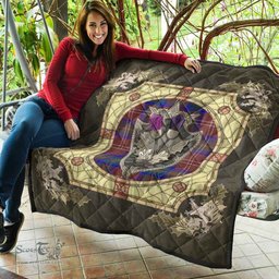Scottish Chisholm Hunting Modern Clan Scottish Plaid Tartan Quilt - Crystal Thistle Shield Scottish Plaid Tartan Plaid - ScotsTee - scotstee.com
