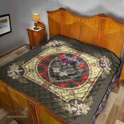 Scottish Chisholm Ancient Clan Scottish Plaid Tartan Quilt - Crystal Thistle Shield Scottish Plaid Tartan Plaid - ScotsTee - scotstee.com