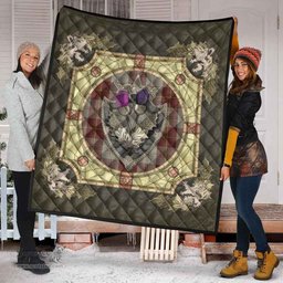 Scottish Cunningham Burgundy Dancers Clan Scottish Plaid Tartan Quilt - Crystal Thistle Shield Scottish Plaid Tartan Plaid - ScotsTee - scotstee.com