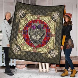 Scottish Leslie Modern Clan Scottish Plaid Tartan Quilt - Crystal Thistle Shield Scottish Plaid Tartan Plaid - ScotsTee - scotstee.com