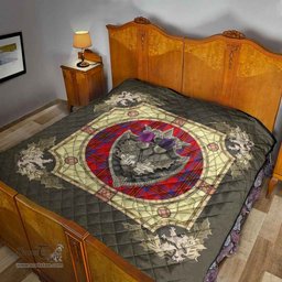 Scottish Leslie Modern Clan Scottish Plaid Tartan Quilt - Crystal Thistle Shield Scottish Plaid Tartan Plaid - ScotsTee - scotstee.com
