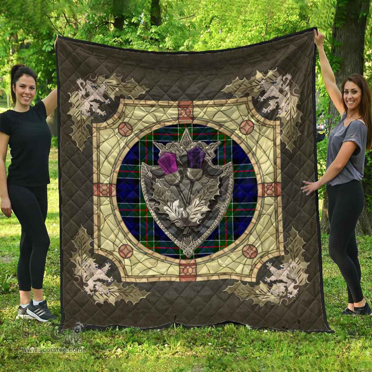 Scottish Colquhoun Modern Clan Scottish Plaid Tartan Quilt - Crystal Thistle Shield Scottish Plaid Tartan Plaid - ScotsTee - scotstee.com
