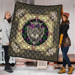 Scottish Urquhart Modern Clan Scottish Plaid Tartan Quilt - Crystal Thistle Shield Scottish Plaid Tartan Plaid - ScotsTee - scotstee.com