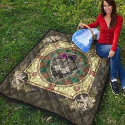 Scottish Menzies Green Ancient Clan Scottish Plaid Tartan Quilt - Crystal Thistle Shield Scottish Plaid Tartan Plaid - ScotsTee - scotstee.com