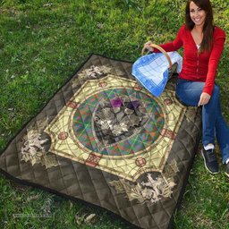 Scottish MacKintosh Hunting Ancient Clan Scottish Plaid Tartan Quilt - Crystal Thistle Shield Scottish Plaid Tartan Plaid - ScotsTee - scotstee.com