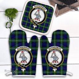 Scottish Bannerman Clan Crest Tartan Oven Mitt And Pot Holder Set (2 Oven Mitts + 1 Pot Holder)