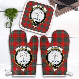 Scottish Cheyne Clan Crest Tartan Oven Mitt And Pot Holder Set (2 Oven Mitts + 1 Pot Holder)