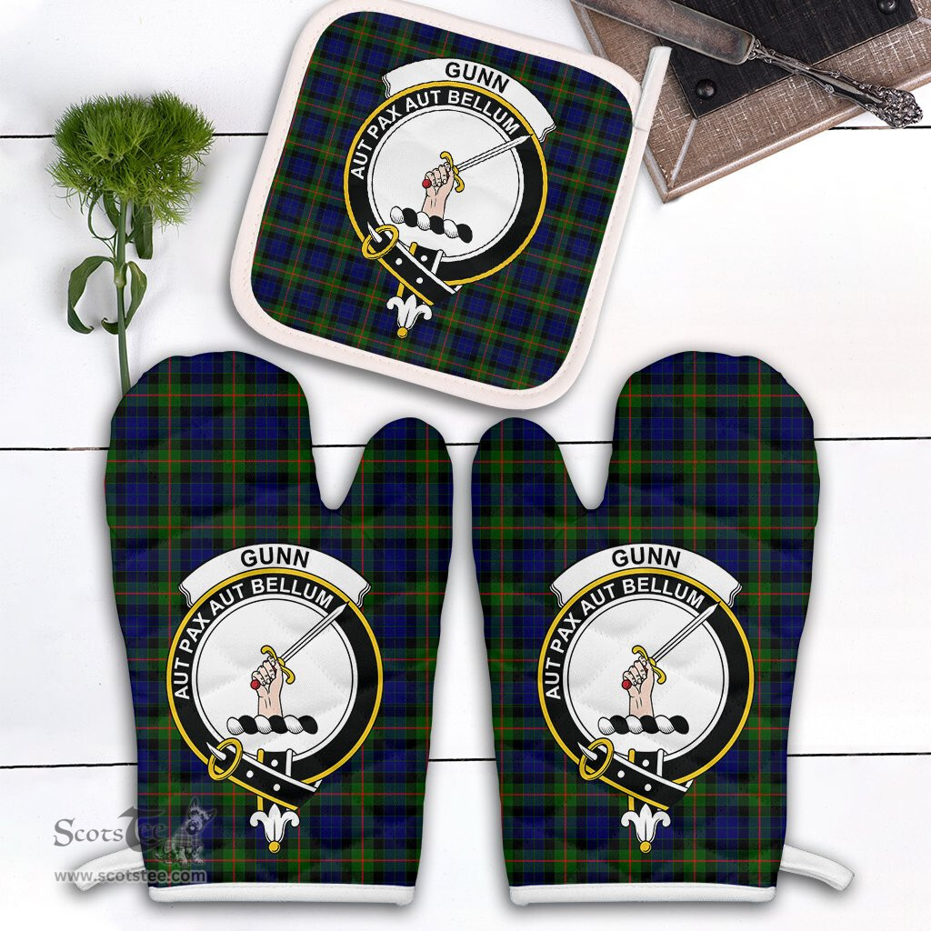 Scottish Gunn Modern Clan Crest Tartan Oven Mitt And Pot Holder Set (2 Oven Mitts + 1 Pot Holder)