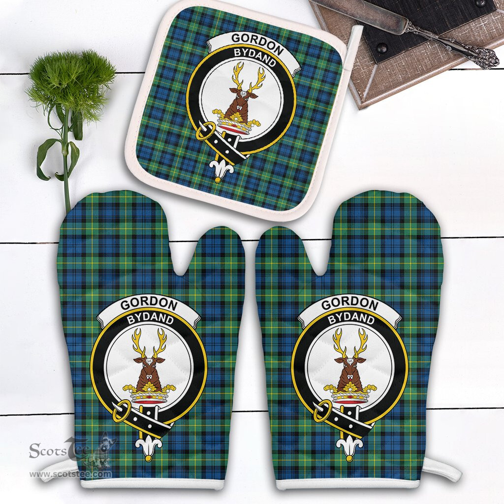 Scottish Gordon Ancient Clan Crest Tartan Oven Mitt And Pot Holder Set (2 Oven Mitts + 1 Pot Holder)