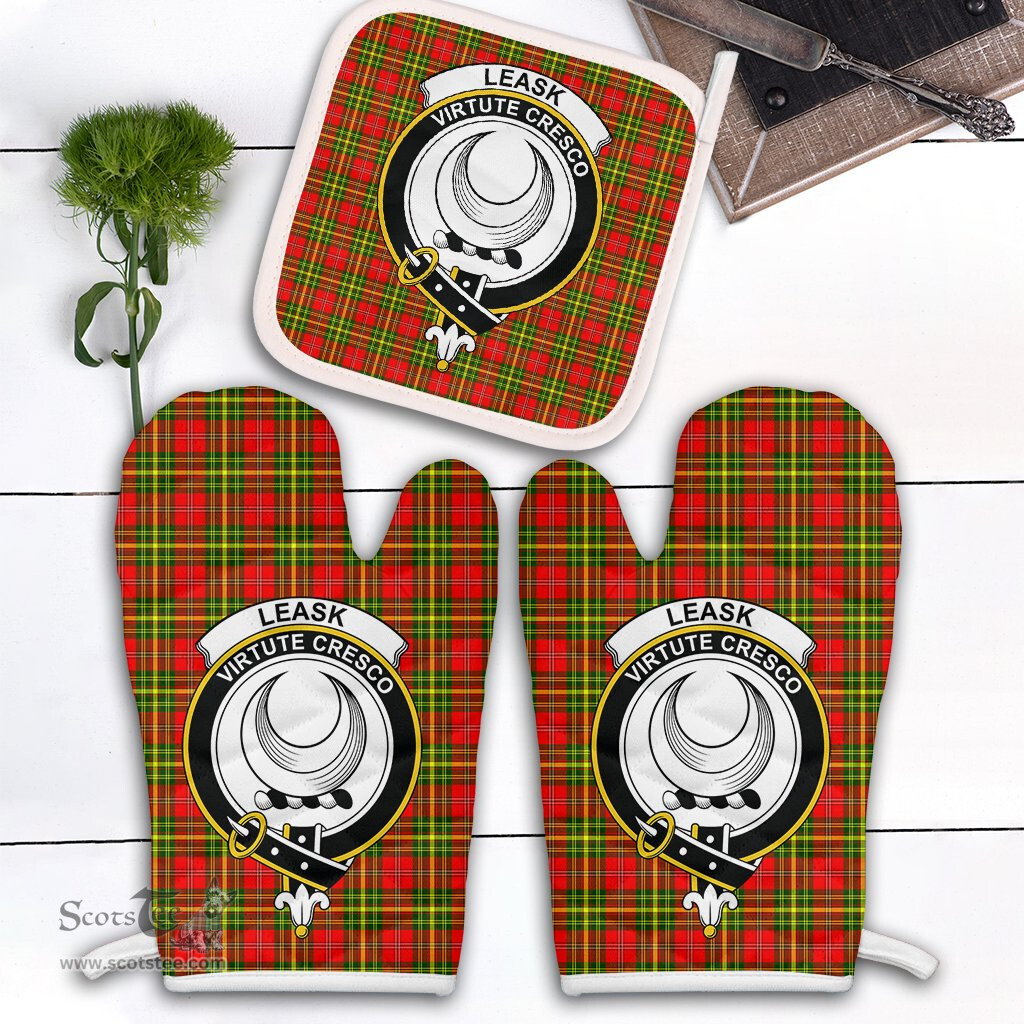 Scottish Leask Clan Crest Tartan Oven Mitt And Pot Holder Set (2 Oven Mitts + 1 Pot Holder)