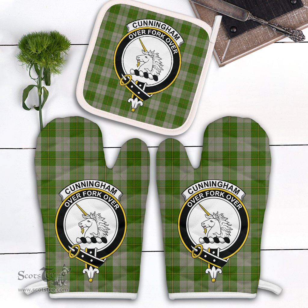 Scottish Cunningham Dress Green Dancers Clan Crest Tartan Oven Mitt And Pot Holder Set (2 Oven Mitts + 1 Pot Holder)