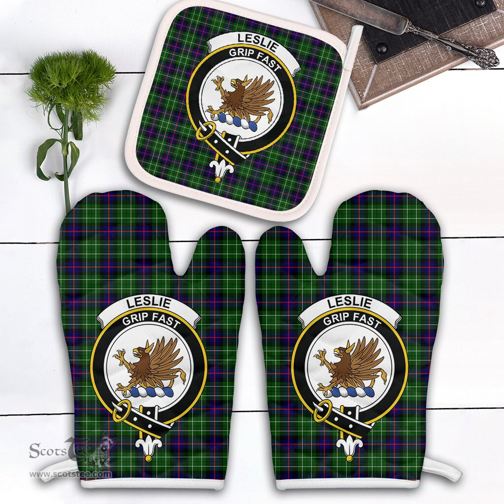 Scottish Leslie Hunting Clan Crest Tartan Oven Mitt And Pot Holder Set (2 Oven Mitts + 1 Pot Holder)