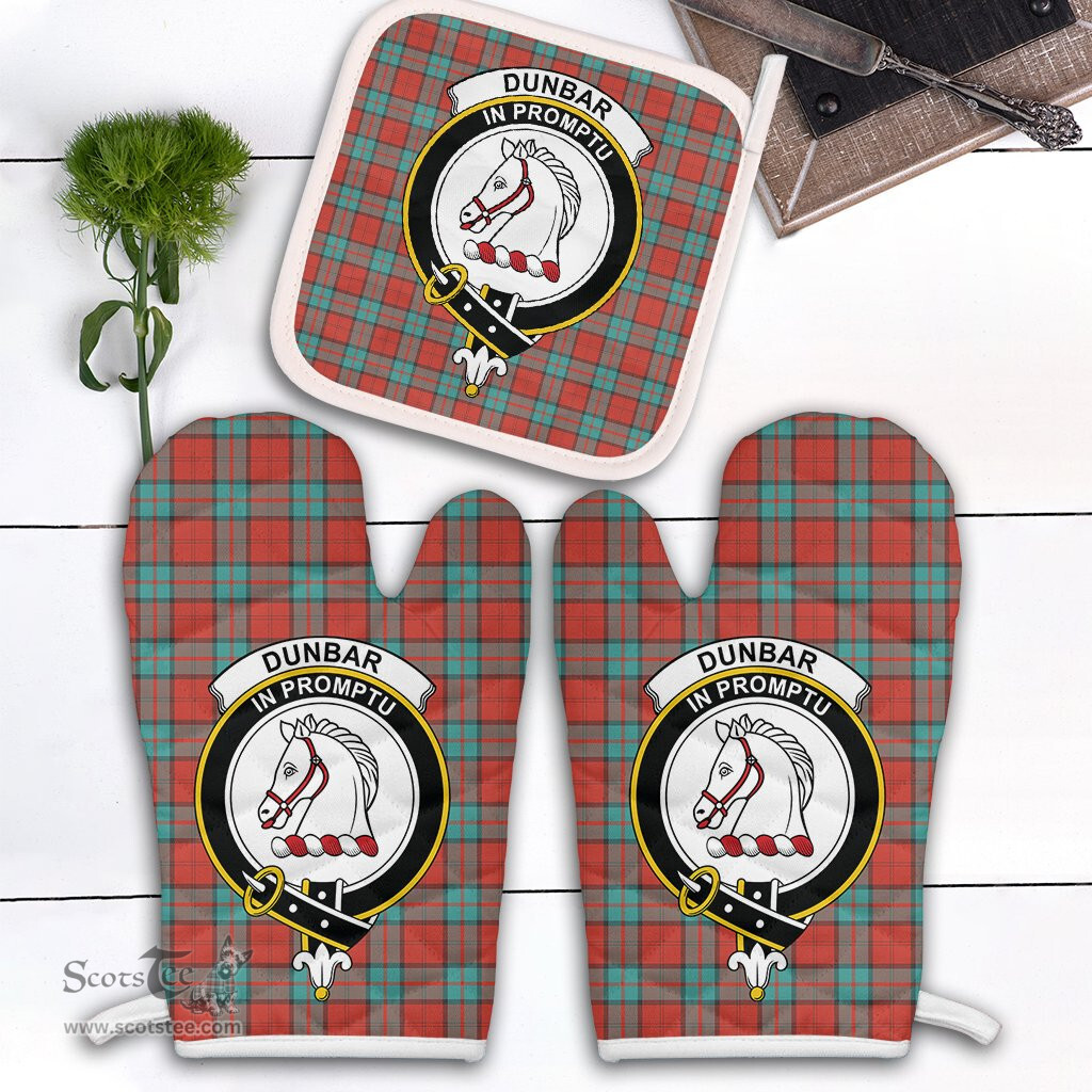 Scottish Dunbar Ancient Clan Crest Tartan Oven Mitt And Pot Holder Set (2 Oven Mitts + 1 Pot Holder)