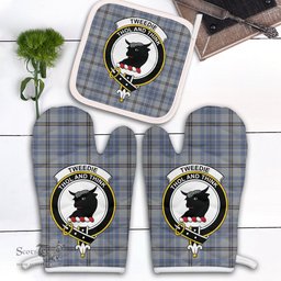 Scottish Tweedie Clan Crest Tartan Oven Mitt And Pot Holder Set (2 Oven Mitts + 1 Pot Holder)