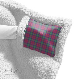 ScotsTee Shop Scottish Lindsay Ancient Clan Tartan Sherpa Hooded Blanket Wearable Cuddle Throw Warm Cozy