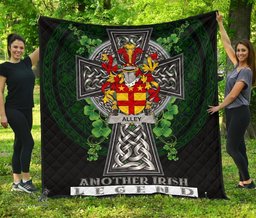 ScotsTee Shop Irish Alley Coat of Arms Family Crest Ireland Quilt Ireland Legend Quilt