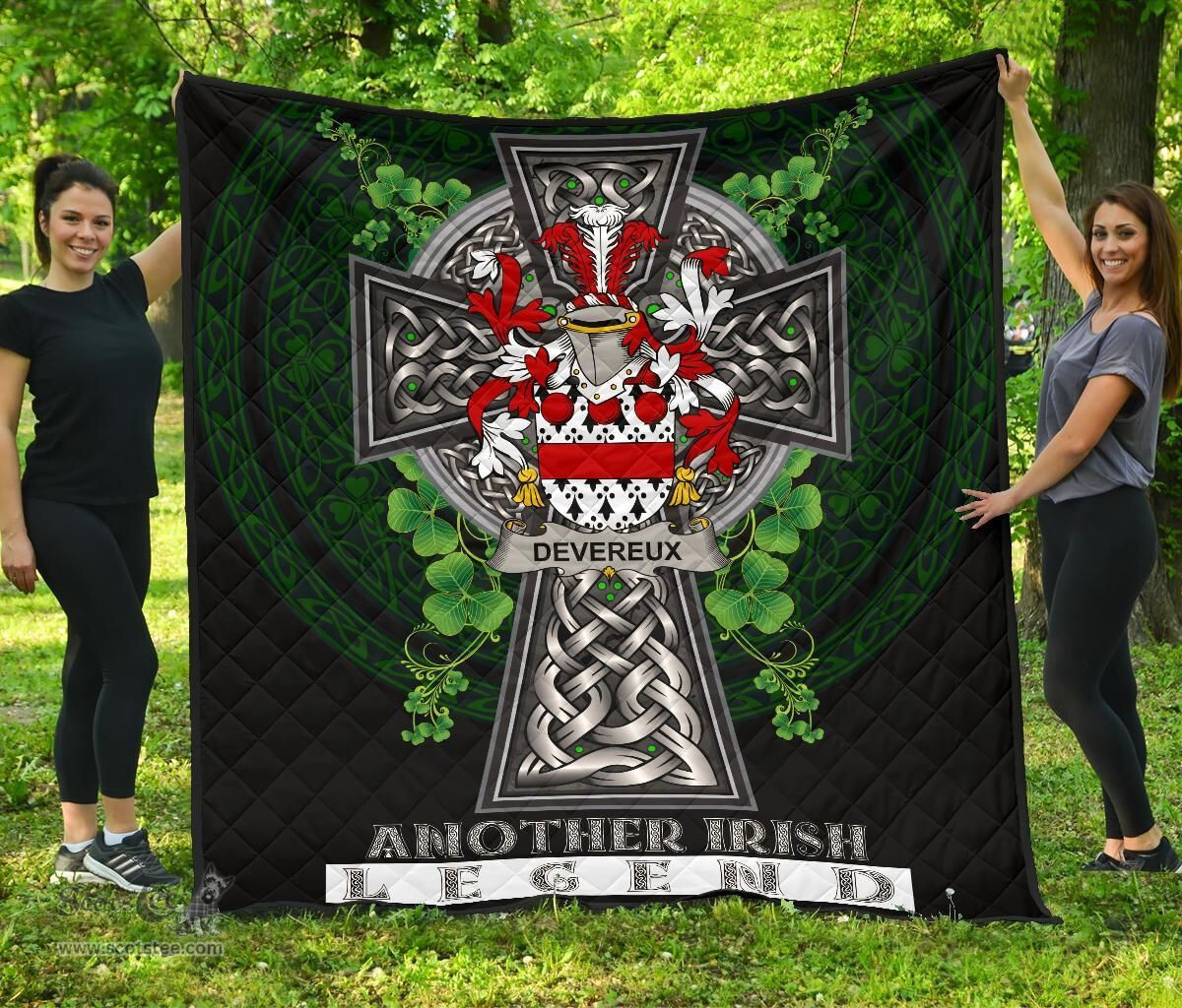 ScotsTee Shop Irish Devereux Coat of Arms Family Crest Ireland Quilt Ireland Legend Quilt