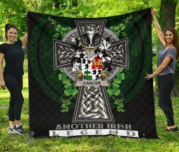 ScotsTee Shop Irish Dancer Coat of Arms Family Crest Ireland Quilt Ireland Legend Quilt
