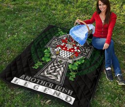 ScotsTee Shop Irish Esmonde Coat of Arms Family Crest Ireland Quilt Ireland Legend Quilt