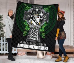 ScotsTee Shop Irish Bunbury Coat of Arms Family Crest Ireland Quilt Ireland Legend Quilt