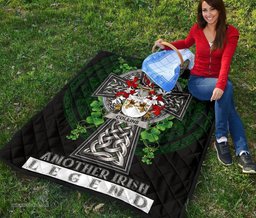 ScotsTee Shop Irish Collins Coat of Arms Family Crest Ireland Quilt Ireland Legend Quilt