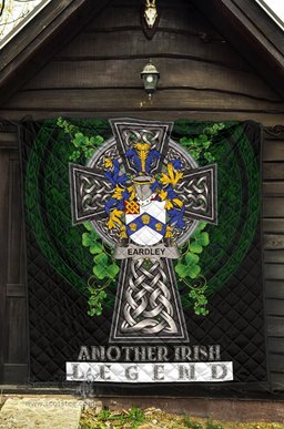 ScotsTee Shop Irish Eardley Coat of Arms Family Crest Ireland Quilt Ireland Legend Quilt