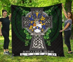 ScotsTee Shop Irish Eardley Coat of Arms Family Crest Ireland Quilt Ireland Legend Quilt