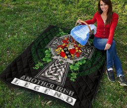 ScotsTee Shop Irish Ivers Coat of Arms Family Crest Ireland Quilt Ireland Legend Quilt