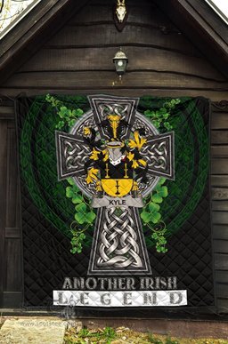 ScotsTee Shop Irish Kyle Coat of Arms Family Crest Ireland Quilt Ireland Legend Quilt