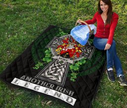 ScotsTee Shop Irish Keyes Coat of Arms Family Crest Ireland Quilt Ireland Legend Quilt