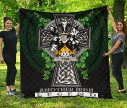 ScotsTee Shop Irish Fyan or Faghan Coat of Arms Family Crest Ireland Quilt Ireland Legend Quilt