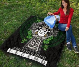 ScotsTee Shop Irish Gibbs Coat of Arms Family Crest Ireland Quilt Ireland Legend Quilt
