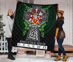 ScotsTee Shop Irish Manders Coat of Arms Family Crest Ireland Quilt Ireland Legend Quilt