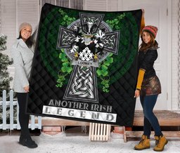 ScotsTee Shop Irish Looney or O'Lunney Coat of Arms Family Crest Ireland Quilt Ireland Legend Quilt