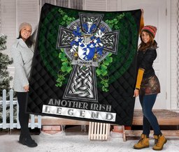 ScotsTee Shop Irish Linaker Coat of Arms Family Crest Ireland Quilt Ireland Legend Quilt