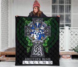 ScotsTee Shop Irish Linaker Coat of Arms Family Crest Ireland Quilt Ireland Legend Quilt