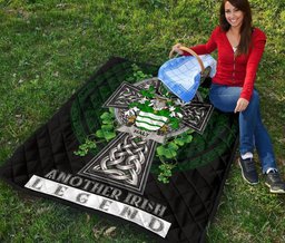 ScotsTee Shop Irish Haly Coat of Arms Family Crest Ireland Quilt Ireland Legend Quilt