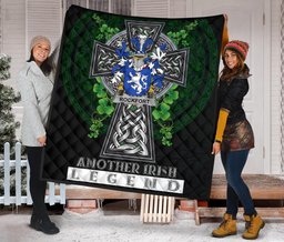 ScotsTee Shop Irish Rockfort Coat of Arms Family Crest Ireland Quilt Ireland Legend Quilt