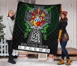 ScotsTee Shop Irish Vizer Coat of Arms Family Crest Ireland Quilt Ireland Legend Quilt