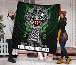ScotsTee Shop Irish Minne Coat of Arms Family Crest Ireland Quilt Ireland Legend Quilt