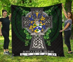 ScotsTee Shop Irish Pike Coat of Arms Family Crest Ireland Quilt Ireland Legend Quilt