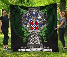 ScotsTee Shop Irish Taaffe Coat of Arms Family Crest Ireland Quilt Ireland Legend Quilt