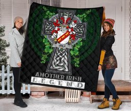 ScotsTee Shop Irish Veile or Veale Coat of Arms Family Crest Ireland Quilt Ireland Legend Quilt