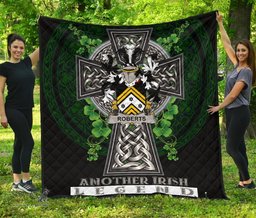 ScotsTee Shop Irish Roberts Coat of Arms Family Crest Ireland Quilt Ireland Legend Quilt