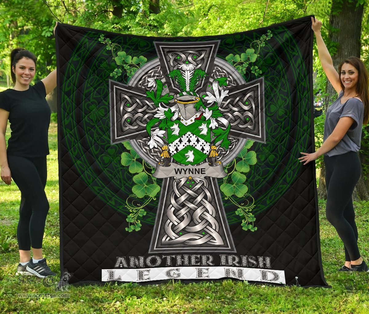 ScotsTee Shop Irish Wynne Coat of Arms Family Crest Ireland Quilt Ireland Legend Quilt