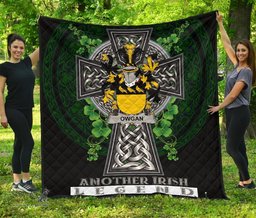ScotsTee Shop Irish Owgan Coat of Arms Family Crest Ireland Quilt Ireland Legend Quilt